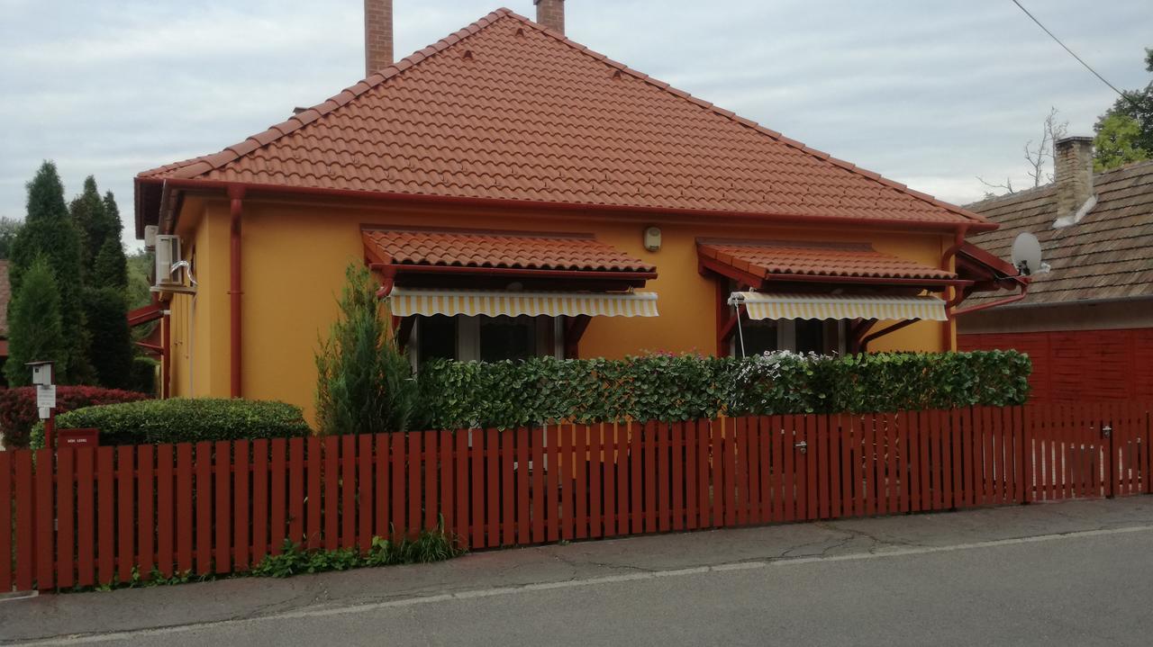 Keri Vendeghaz Apartment Mosonmagyarovar Exterior photo